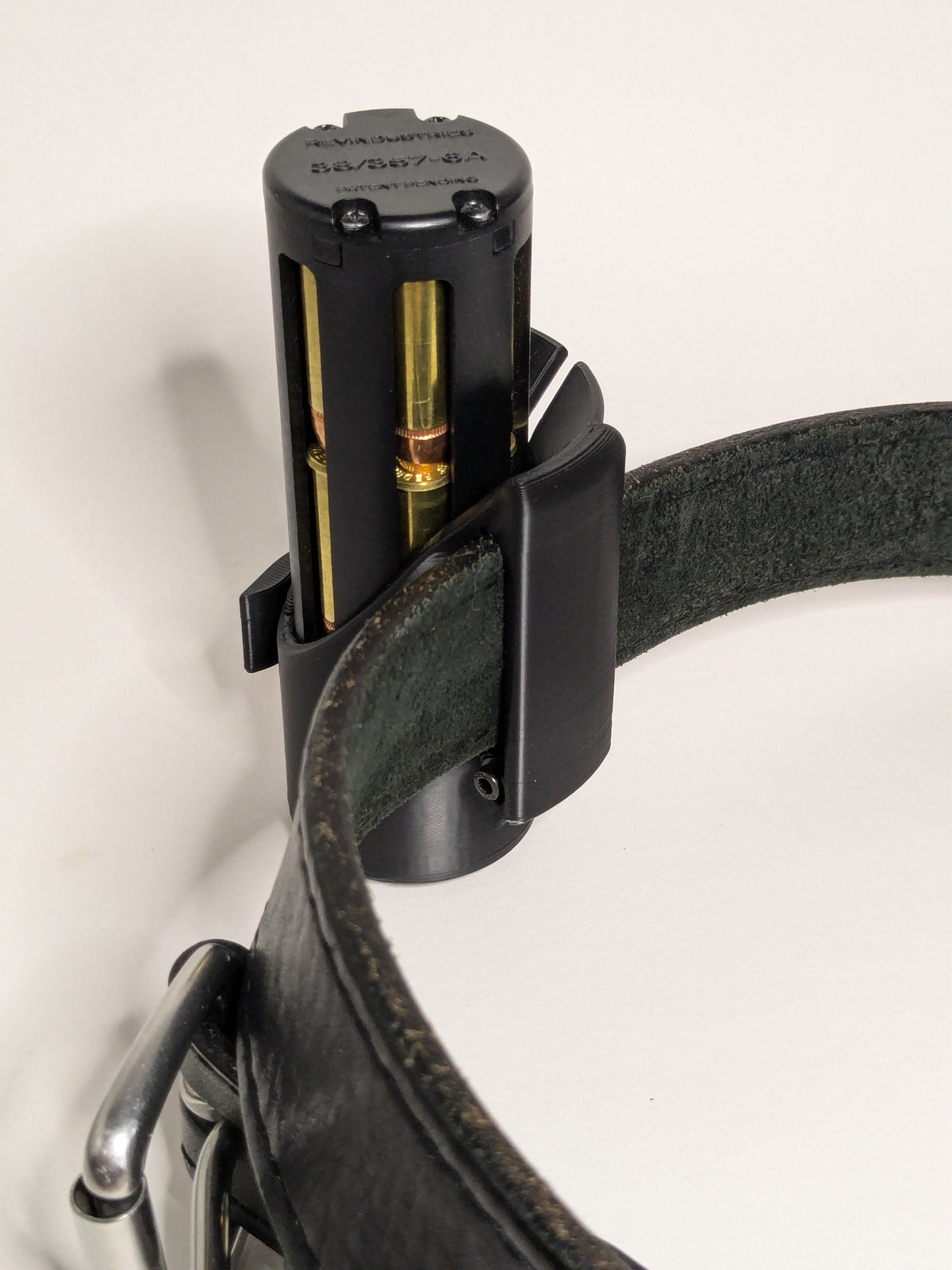 Speedloader pouch on belt with speedloader loaded
